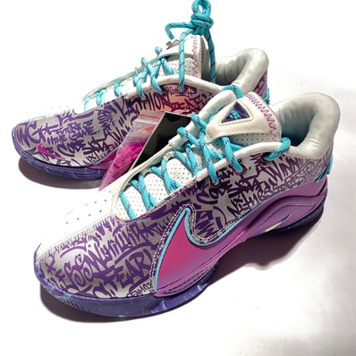 Nike LeBron 22 "Frozen Grapes" (HV8453-001/HV8454-001)