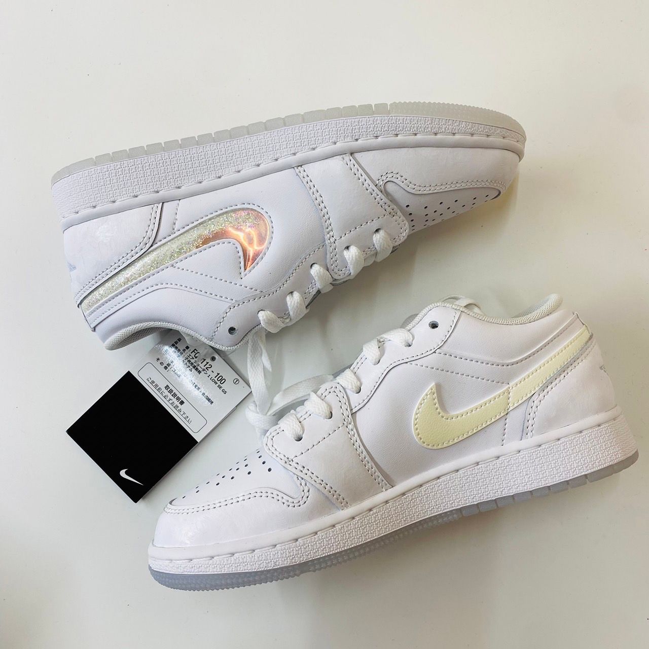 Nike GS Air Jordan 1 Low SE "White/Summit White/Ice Blue"