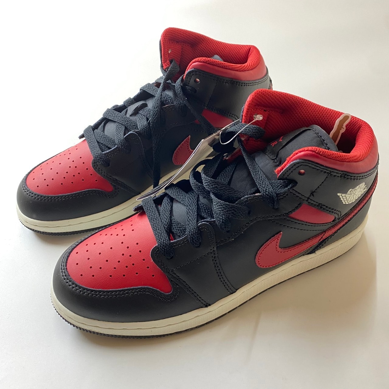 Nike GS Air Jordan 1 Mid "Bred"
