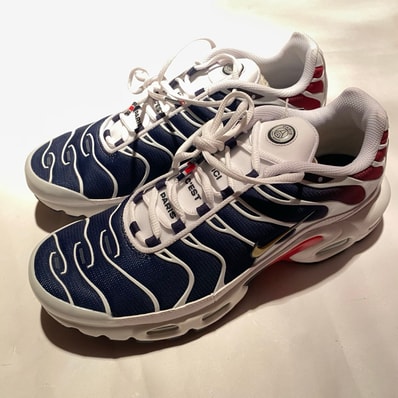 Paris Saint-Germain (PSG) × Nike Air Max Plus "White/Midnight Navy/University Red/Metallic Gold"