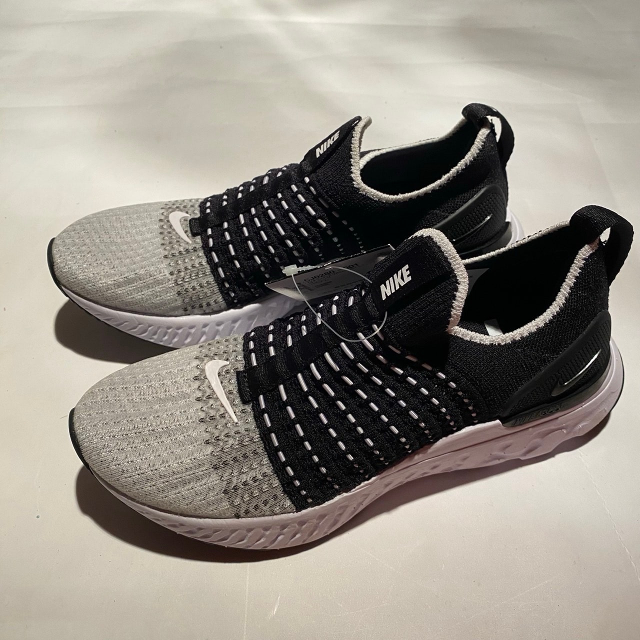 Nike Women's React Phantom Run Flyknit 2 "Black/White"