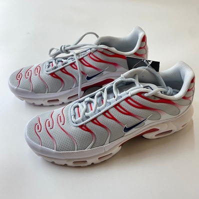 Nike Air Max Plus "Pure Platinum/University Red"