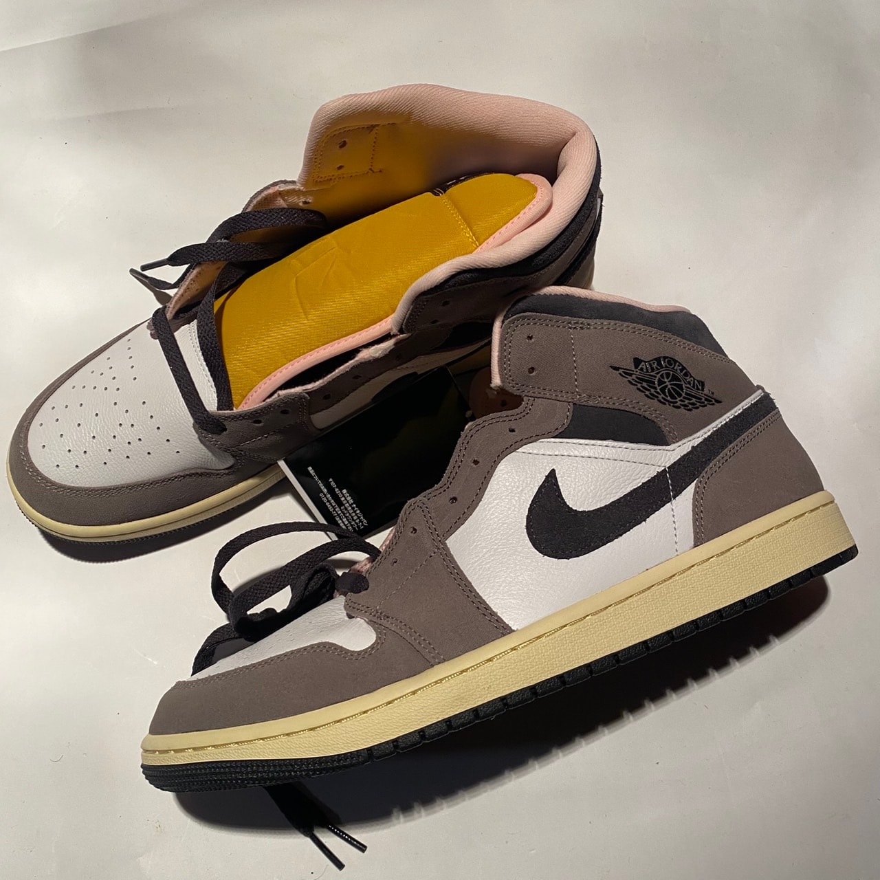 Nike Air Jordan 1 Mid "Cave Stone"