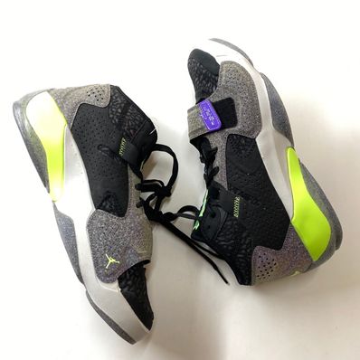 Jordan Zion 2 "Black/Photon Dust"