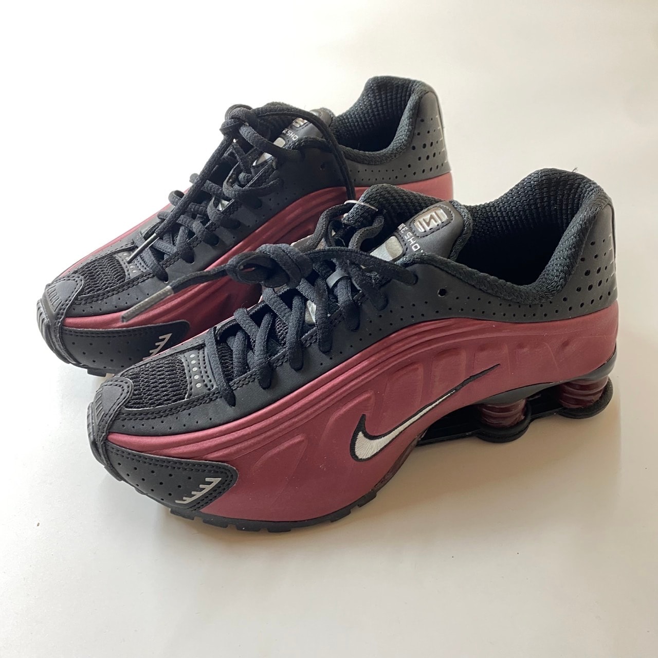 Nike Women's Shox R4 "Black/Metallic Silver/Team Red"