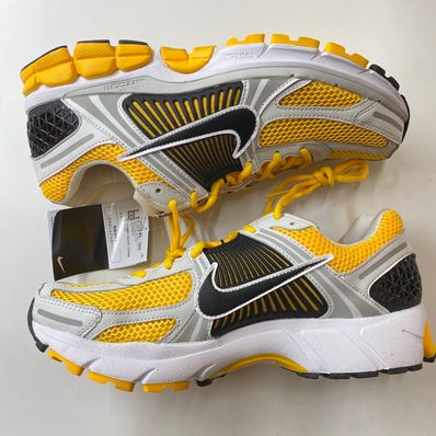 Nike Zoom Vomero 5 "University Gold"