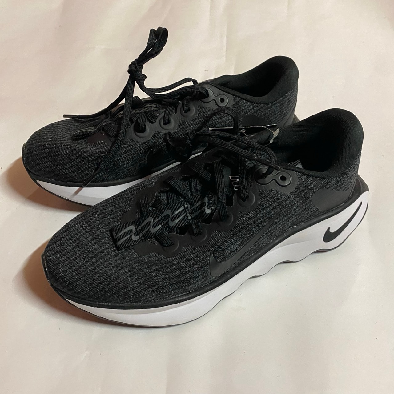 Nike Women's Motiva "Black/Anthracite/White"