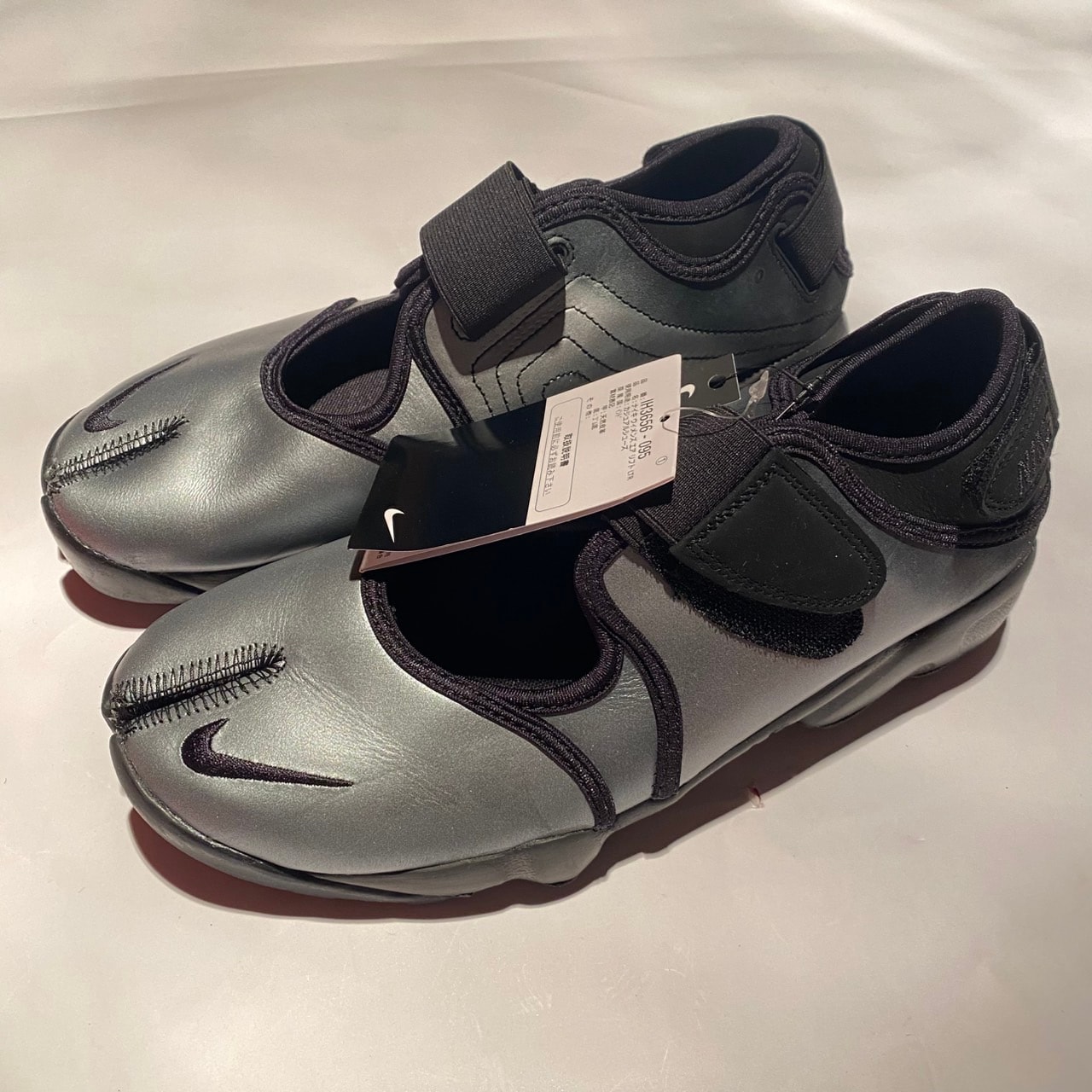 ナイキ ウィメンズ エアリフト "メタリックシルバー/ブラック"