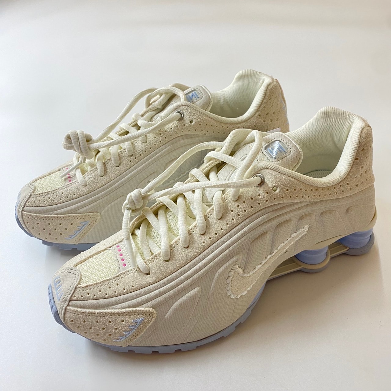 Nike Women's Shox R4 SE "Pale Ivory/Light Orewood Brown/Celestine Blue/Sail"