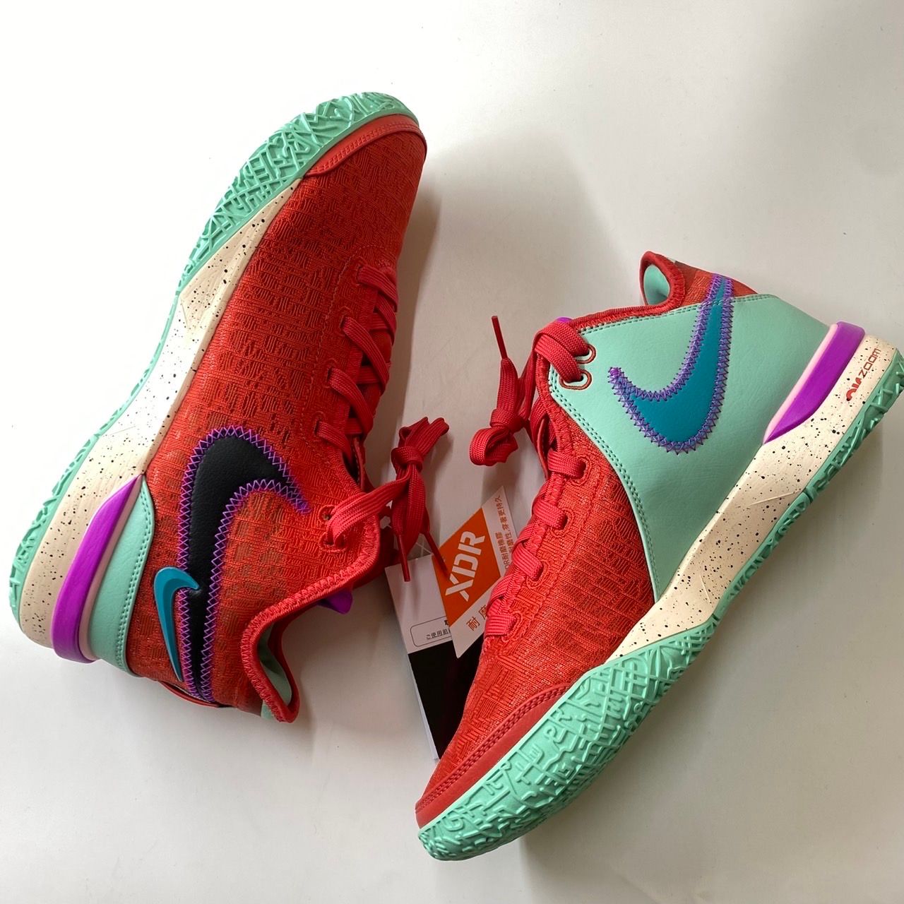 ナイキ レブロン NXXT ジェン "トラックレッド"