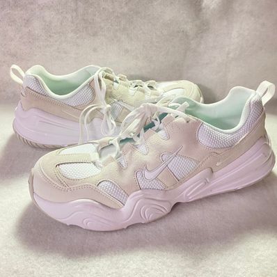 Nike Women's Tech Hera "White/Summit White"