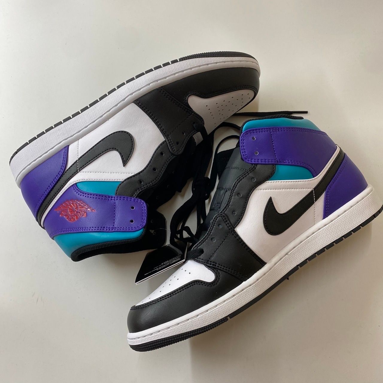 Nike Air Jordan 1 Mid "Bright Concord" 