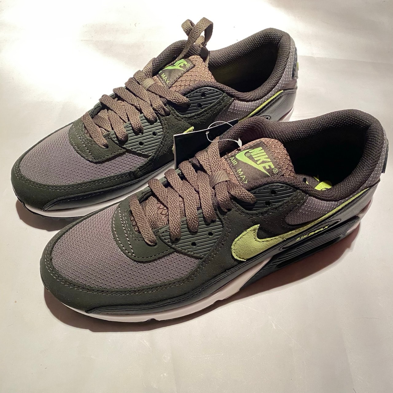 Nike Air Max 90 "Medium Olive/Volt"
