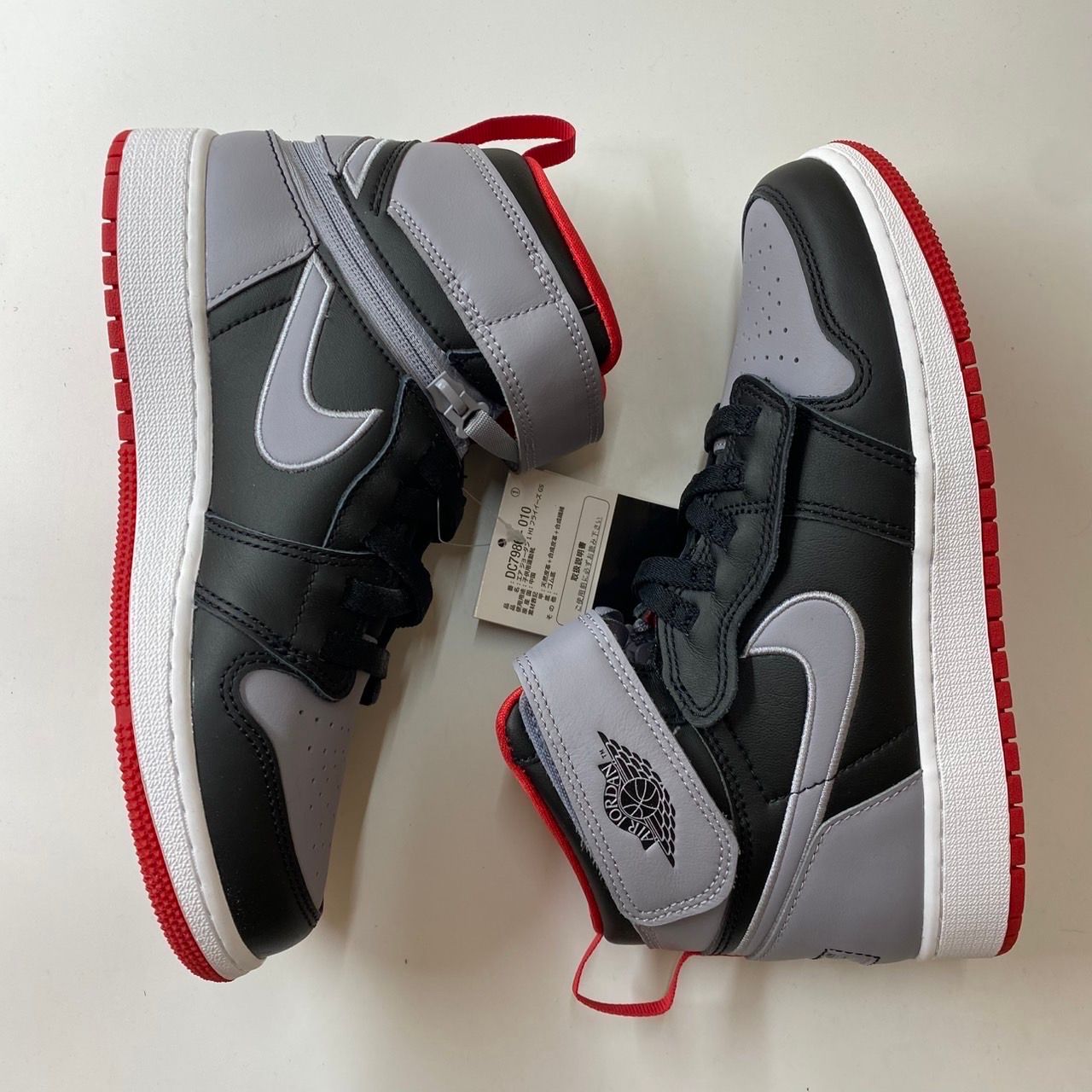 Nike GS Air Jordan 1 Hi FlyEase "Black/Cement Gray/White/Fire Red"