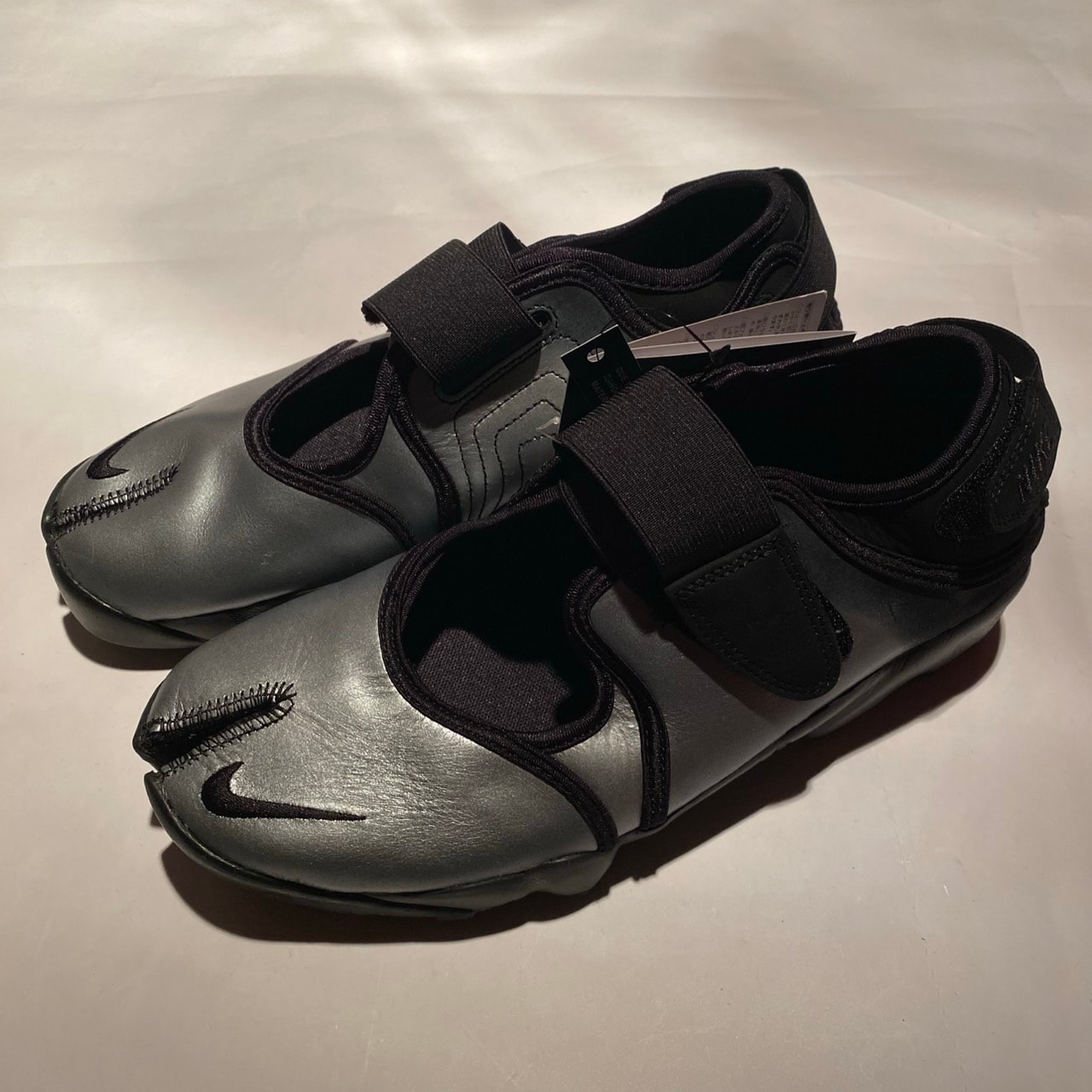 Nike Women's Air Rift "Metallic Silver/Black"