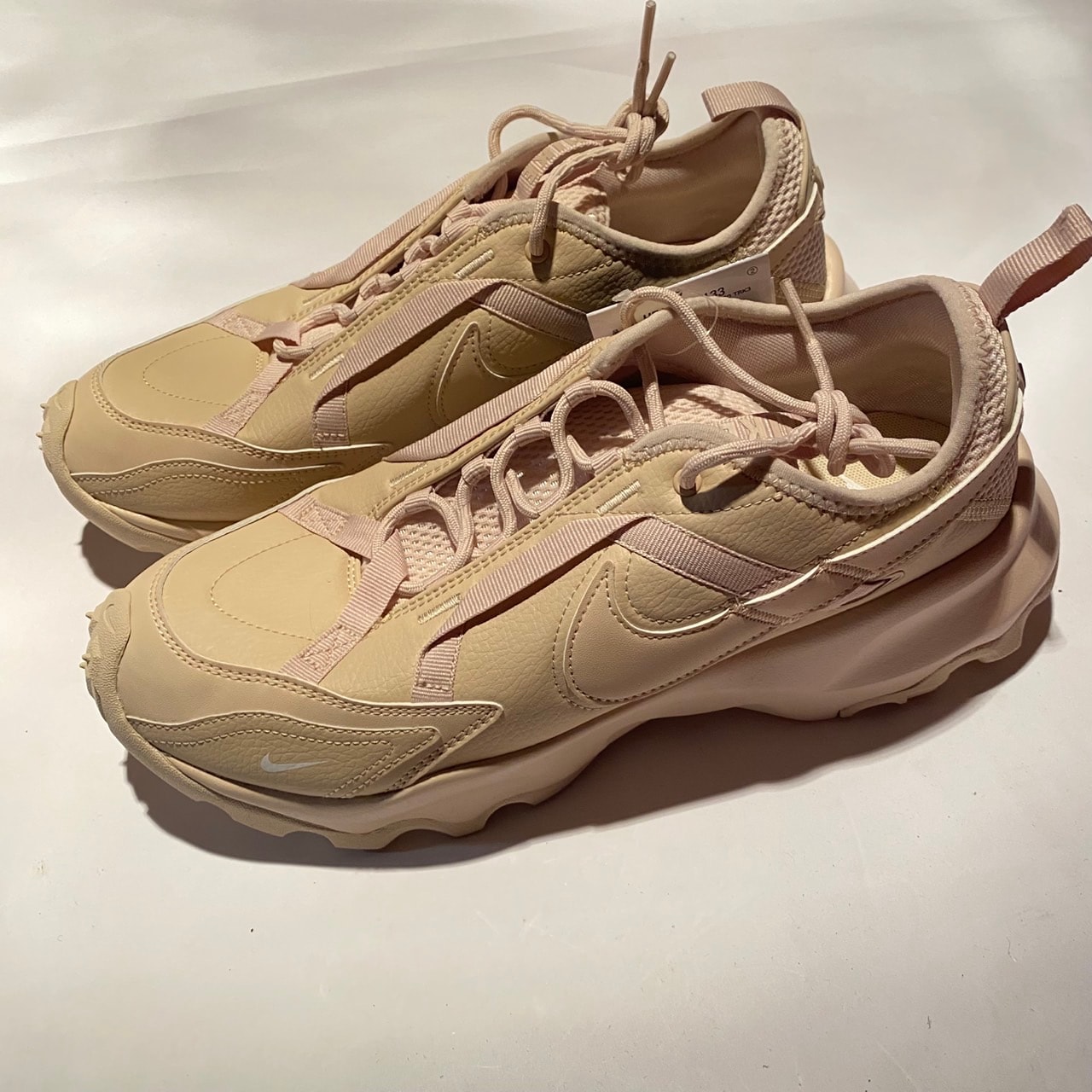 Nike Women's TC 7900 "Sanddrift/Sail"