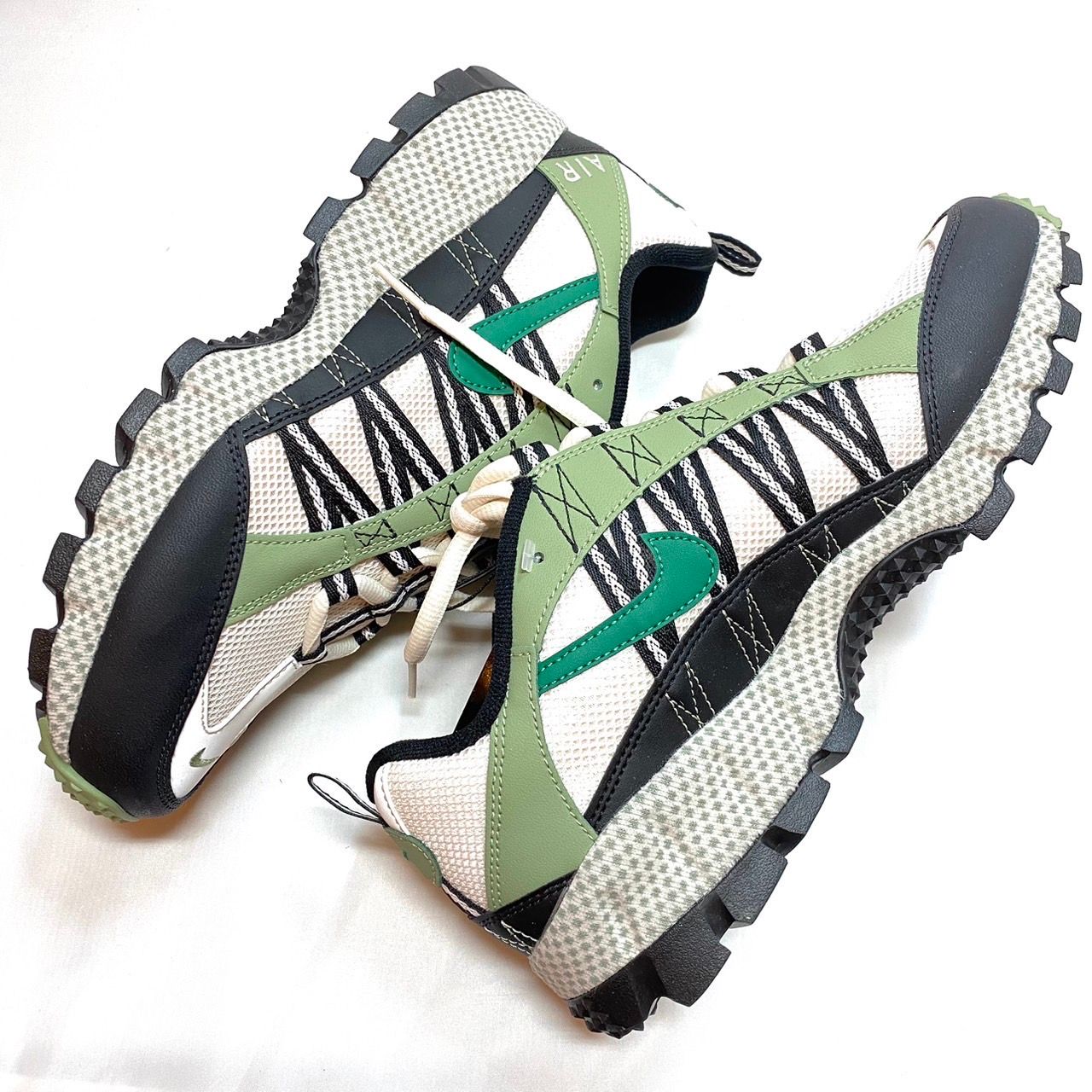 ナイキ エアフマラ "オイルグリーン アンド マラカイト"