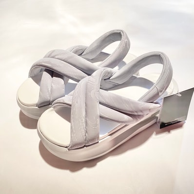 Nike Women's Air Max Isla Sandal "Wolf Grey/Pure Platinum/Summit White/Metallic Silver"