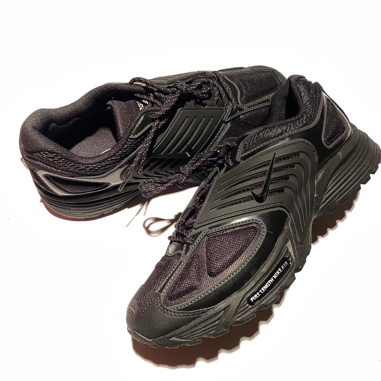 ナイキ エアペガサス ウェーブ "ブラック アンド メタリックシルバー"