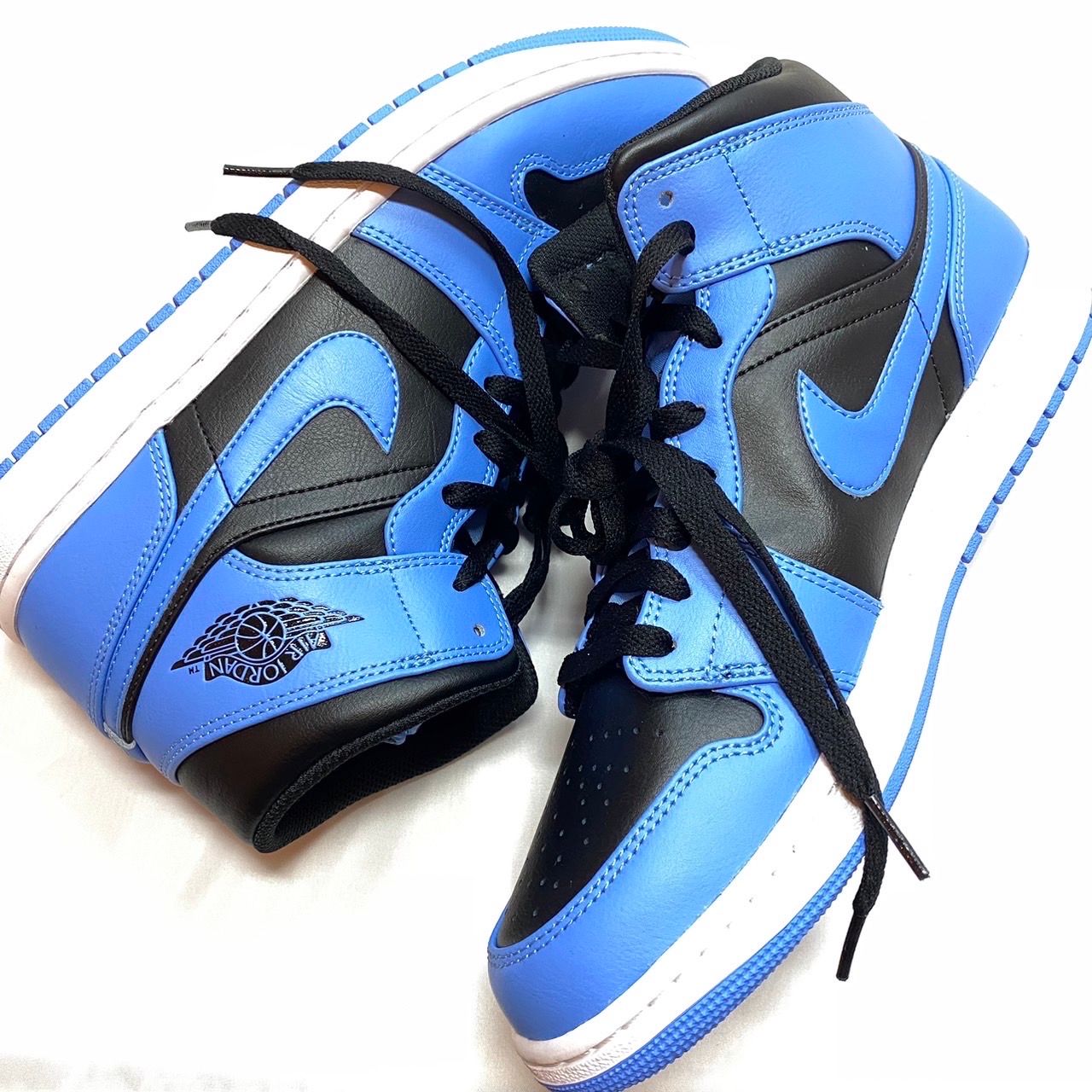 Nike Air Jordan 1 Mid "University Blue"