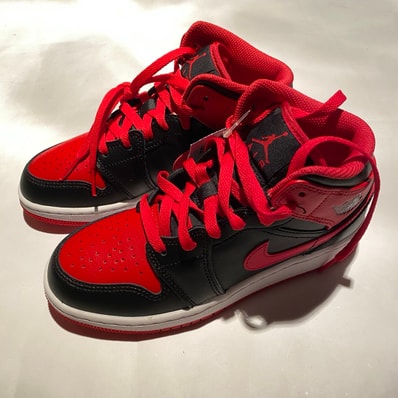 Nike GS Air Jordan 1 Mid "Bred Toe"