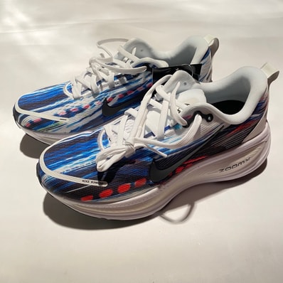 Nike Vomero 18 SE "Multi-Color/White/Sail/Black"