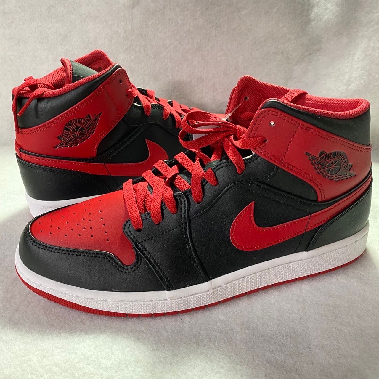 Nike Air Jordan 1 Mid "Bred Toe"