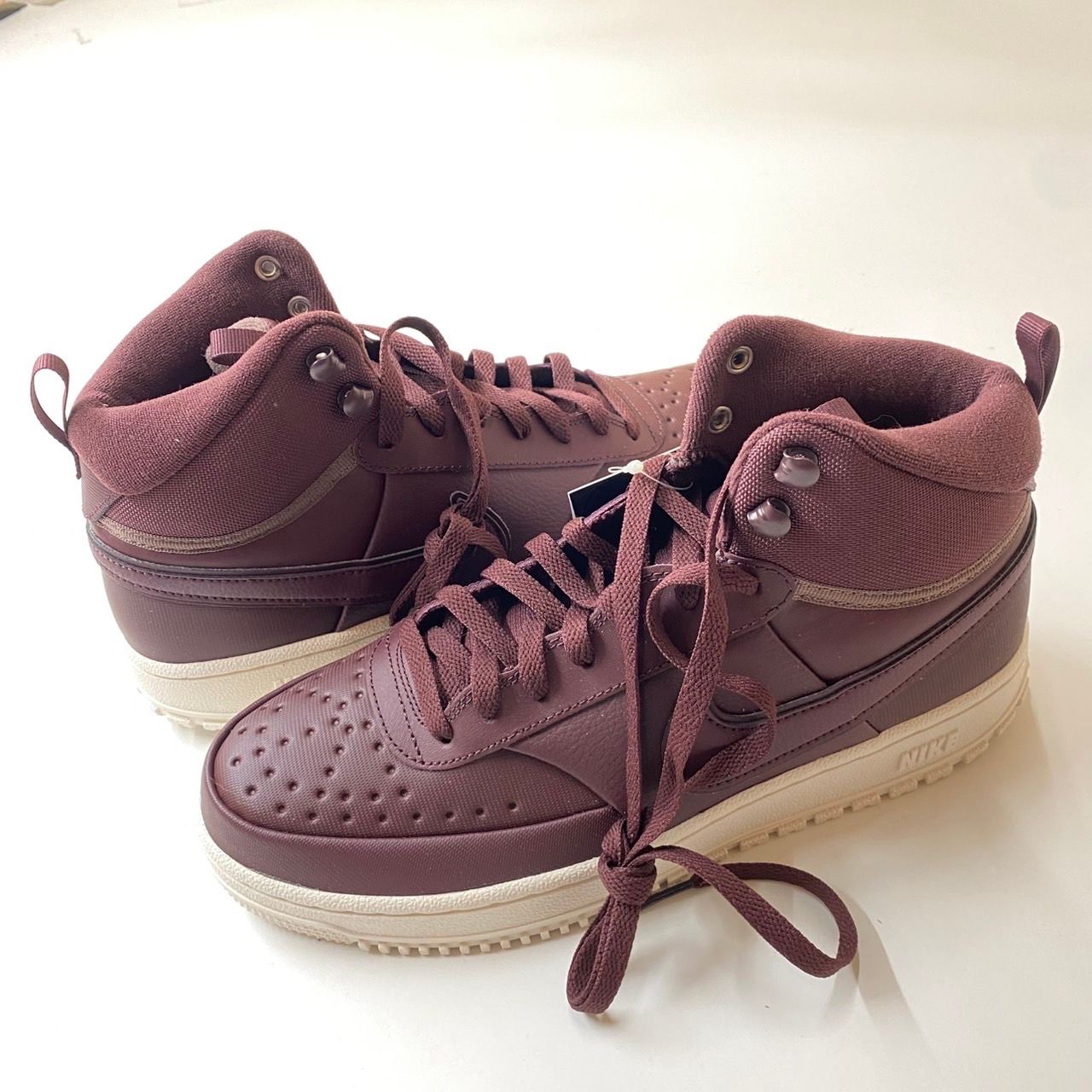 ナイキ コートビジョン ミッド ウィンター "バーガンディクラッシュ/プラムエクリプス/ファントム"