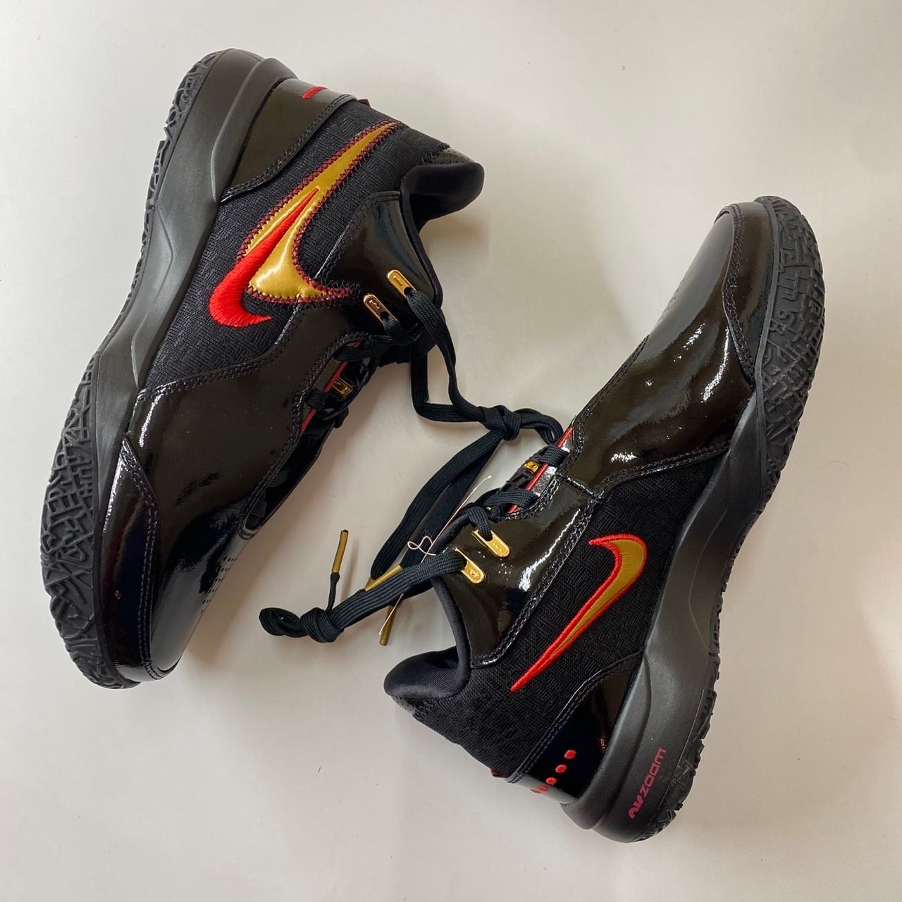 Nike LeBron NXXT Gen "Black/University Red/Metallic Gold"