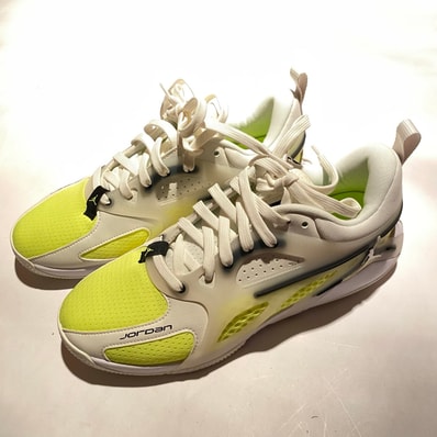 Nike Jordan Heir Series "White/Black Volt"