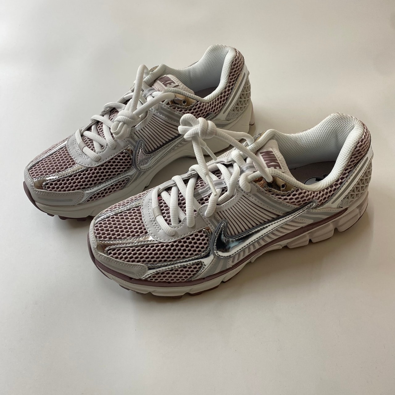 Nike Women's Zoom Vomero 5 "Vast Grey/Metallic Silver"