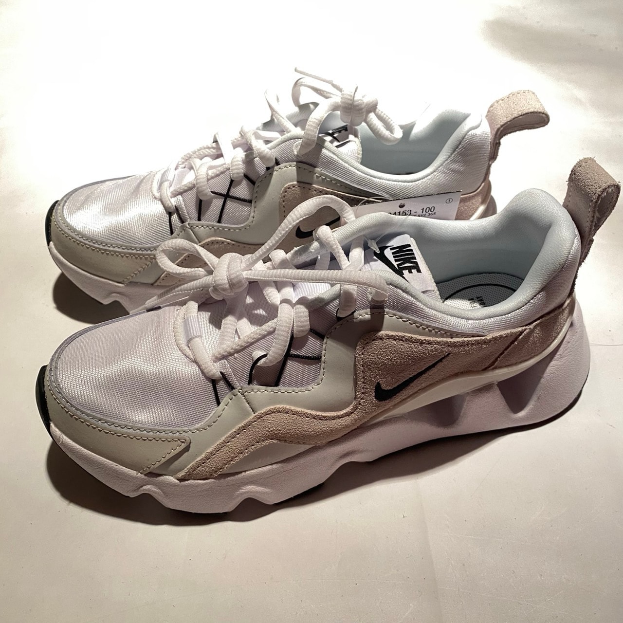 Nike Women's RYZ 365 "White/Phantom/Black"