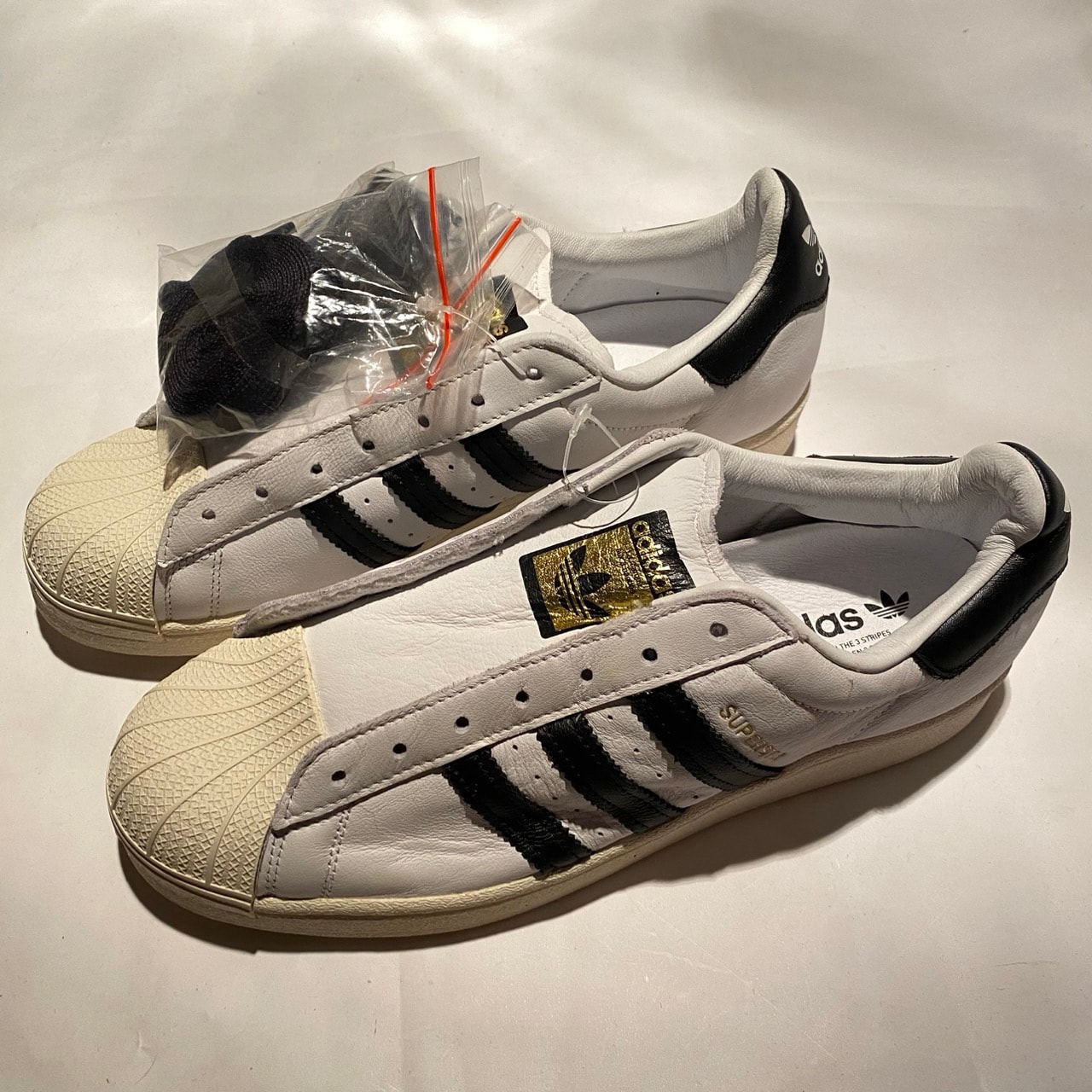 adidas Superstar Laceless "Cloud White/Core Black"