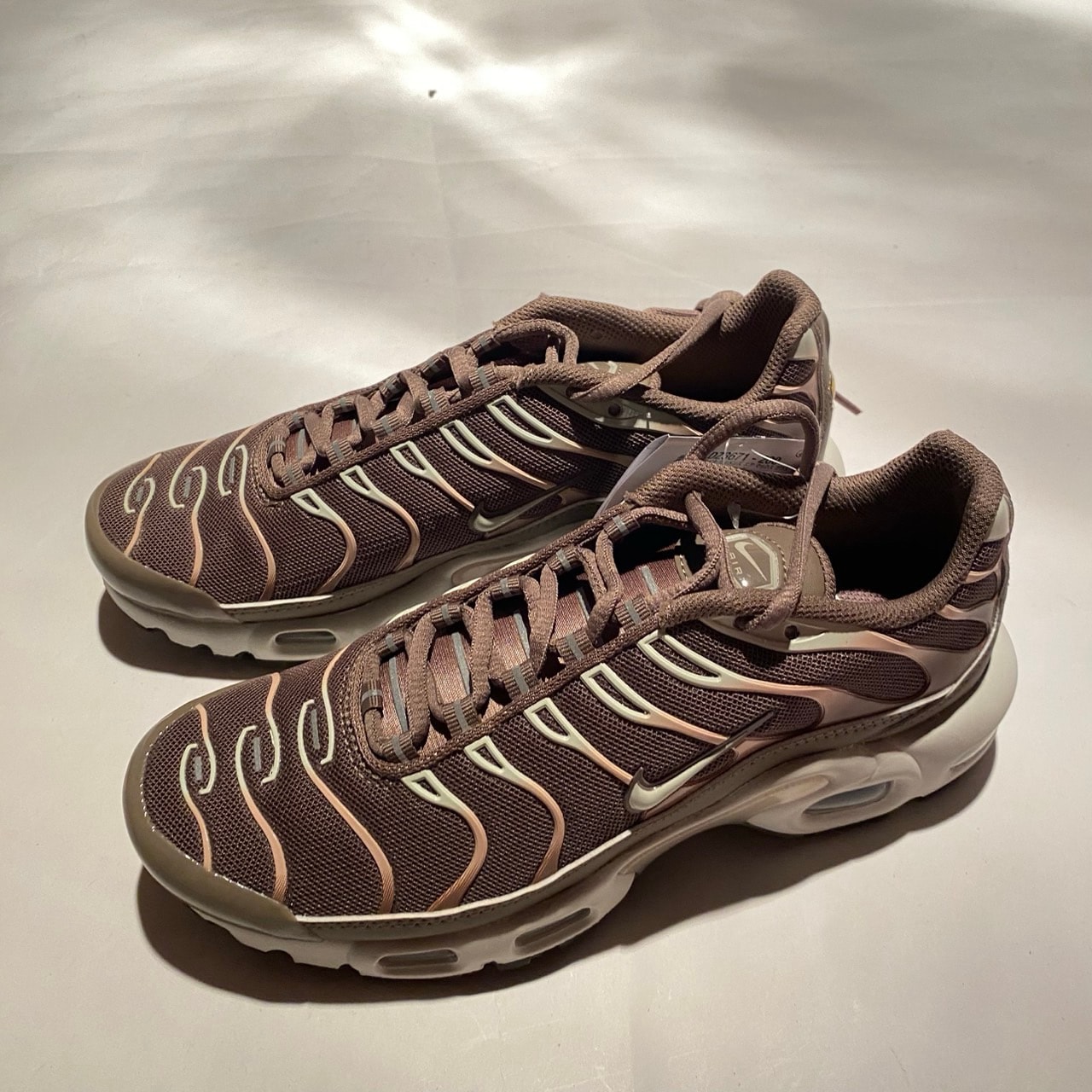 Nike Women's Air Max Plus "Mink Brown/Baroque Brown/Sail/Metallic Silver"