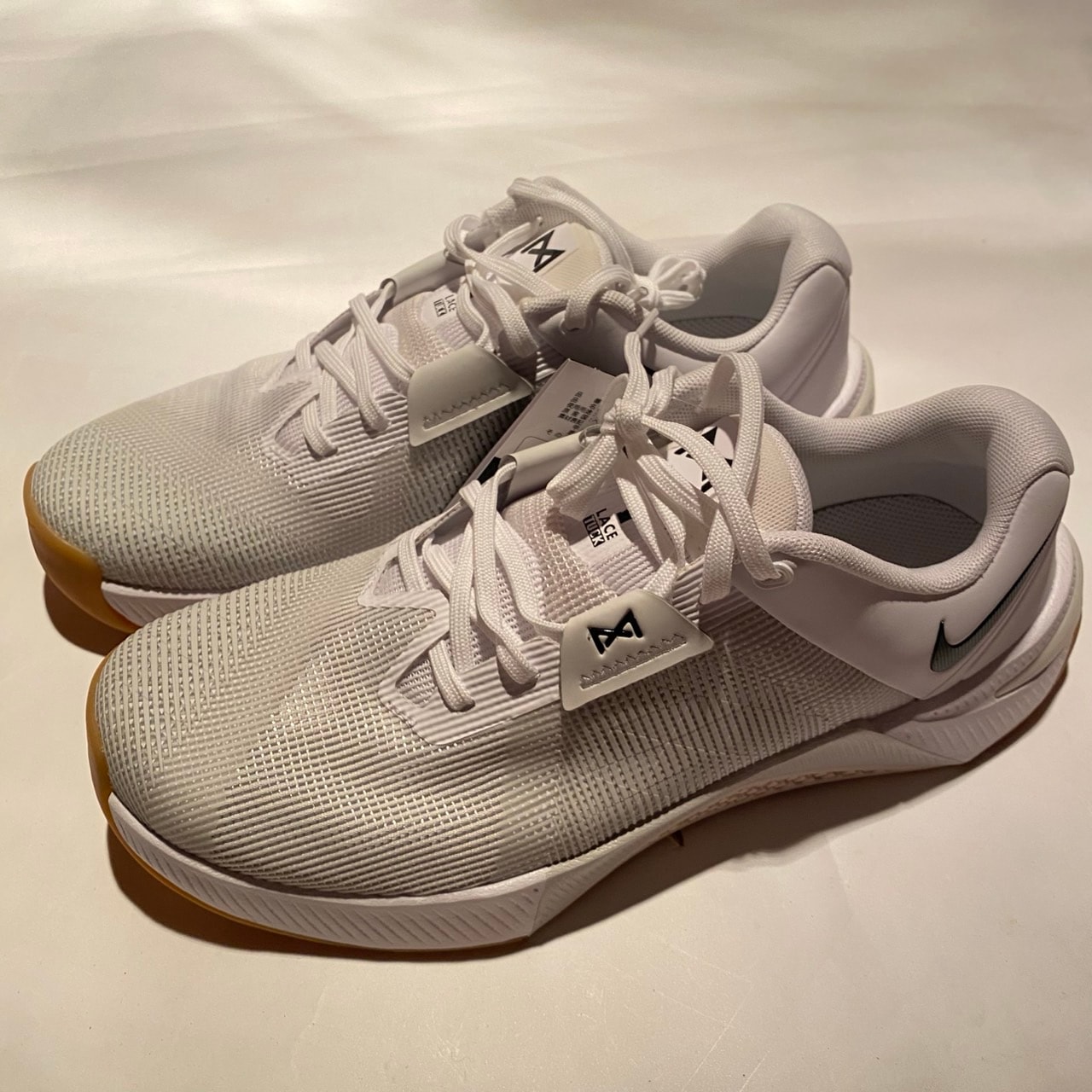 Nike Metcon 10 "White/Platinum Tint/Gum Light Brown/Black"