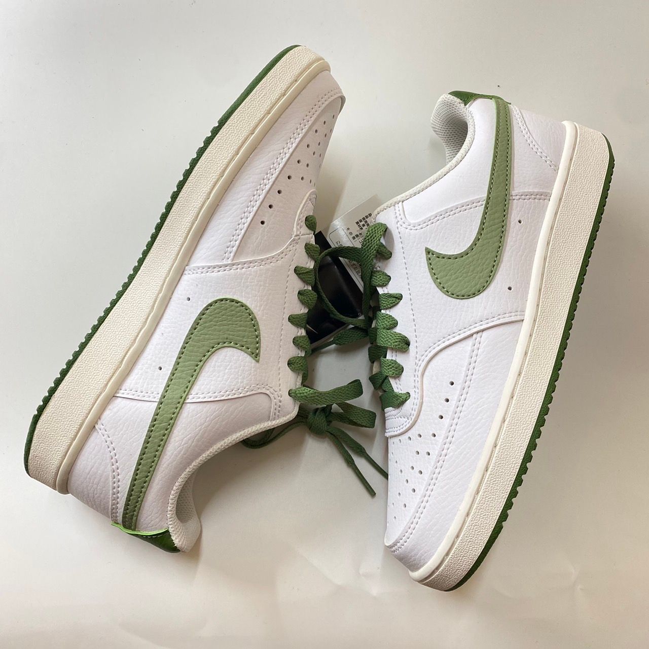 ナイキ ナイキ コートビジョン ロー "ホワイト/オイルグリーン/ツリーライン/セイル"