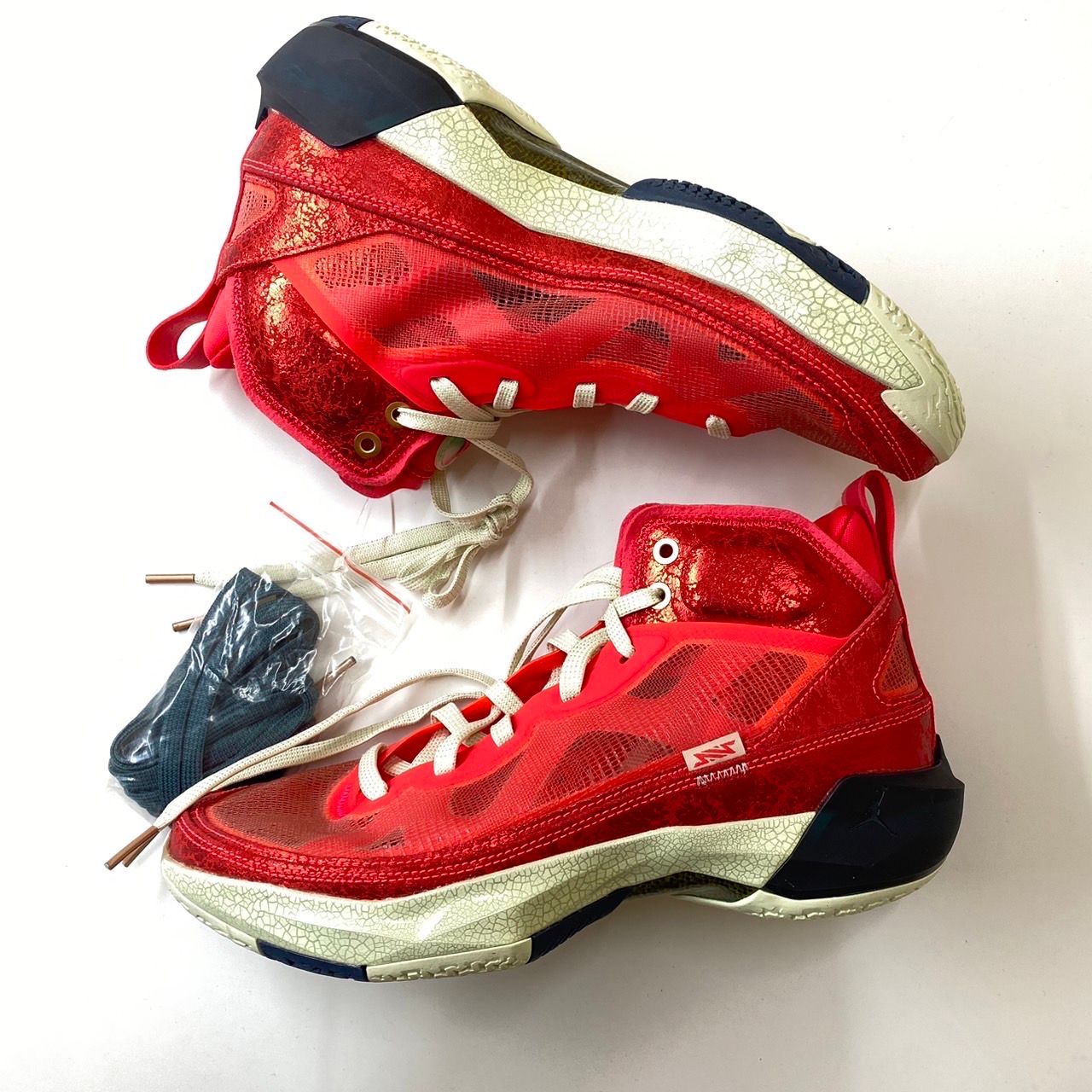 八村塁 × ナイキ エアジョーダン37 "レッド"