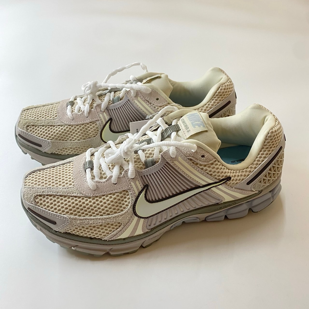 Nike Zoom Vomero 5 SE "Light Ore Wood Brown/Dark Stucco/Light Pumice"