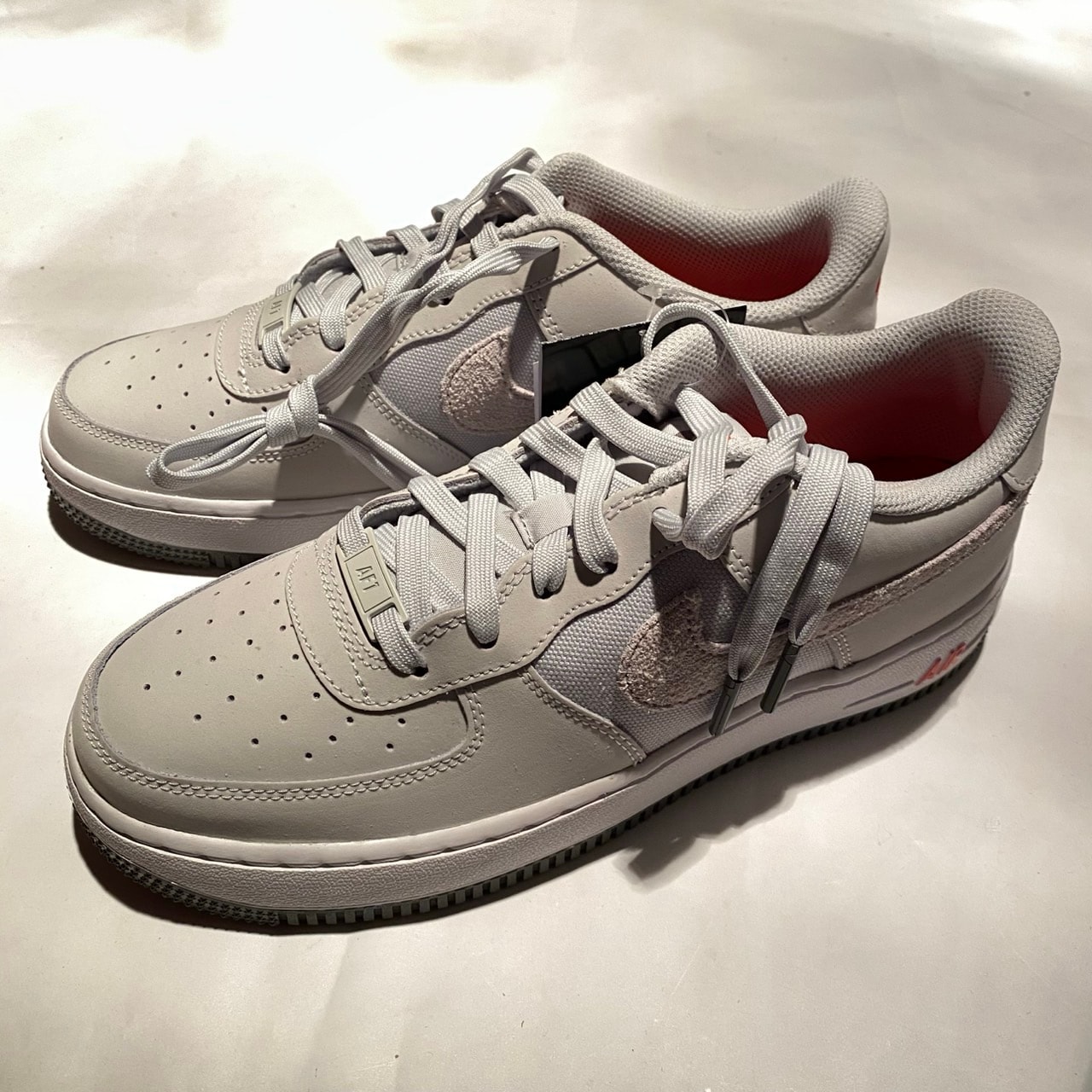Nike GS Air Force 1 LV8 "Photon Dust/White/Picante Red/Photon Dust"