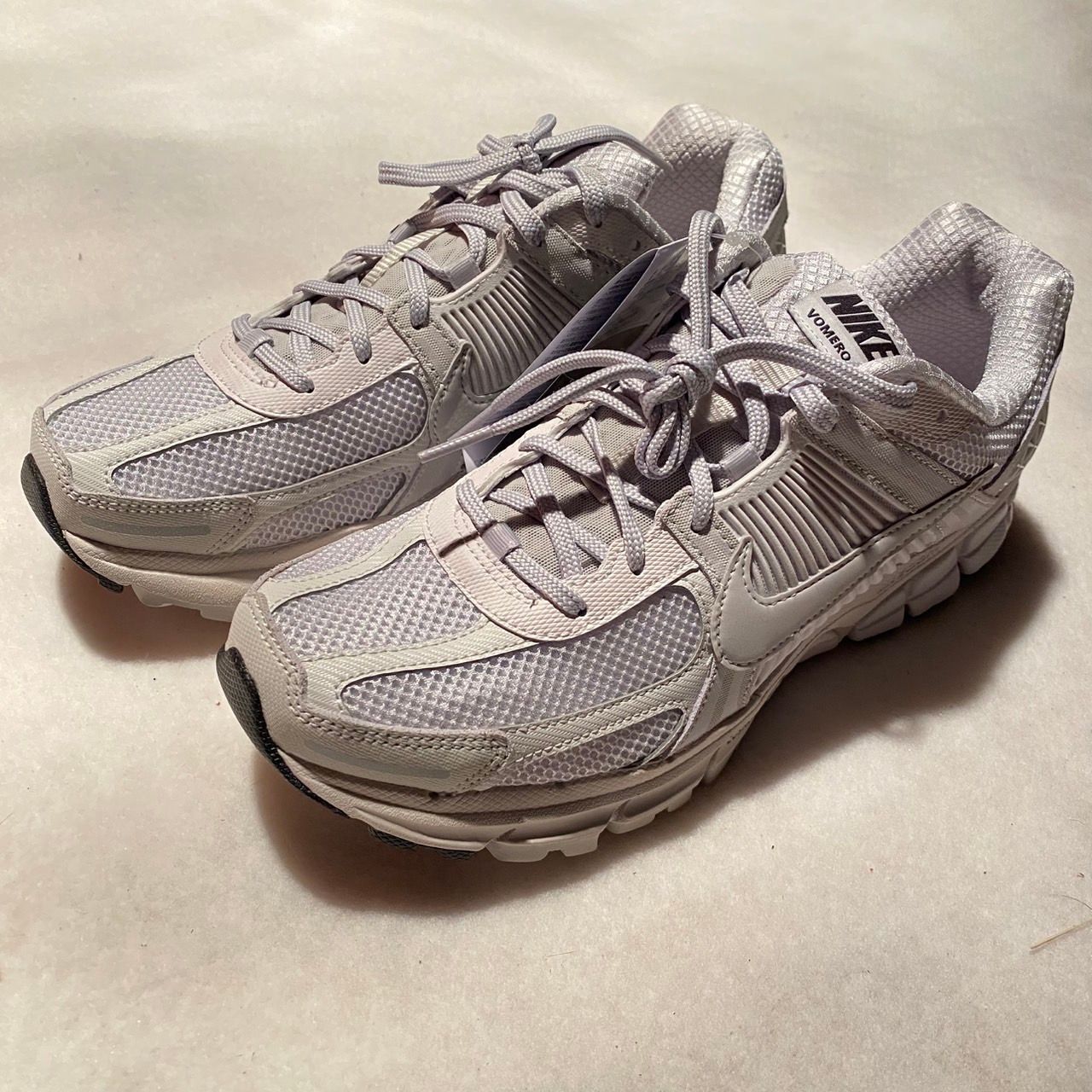 Nike Women's Zoom Vomero 5 "White/Black/Sail/Bust Gray"