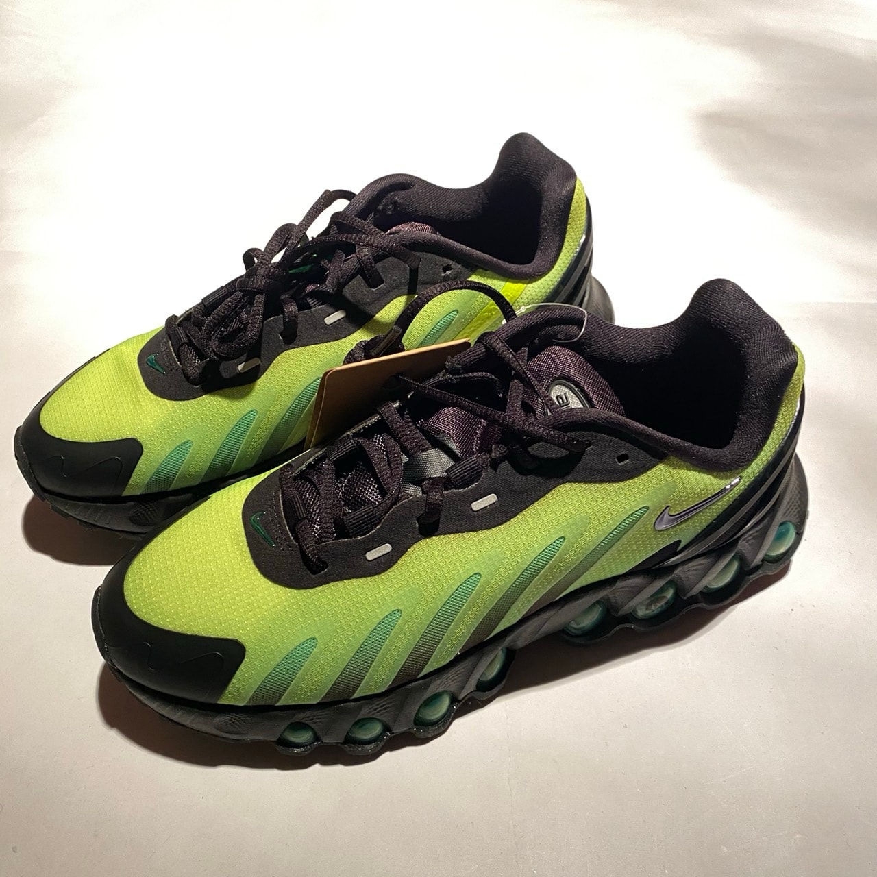 Nike GS Air Max DN8 "Black/Green Strike/Volt/Black"