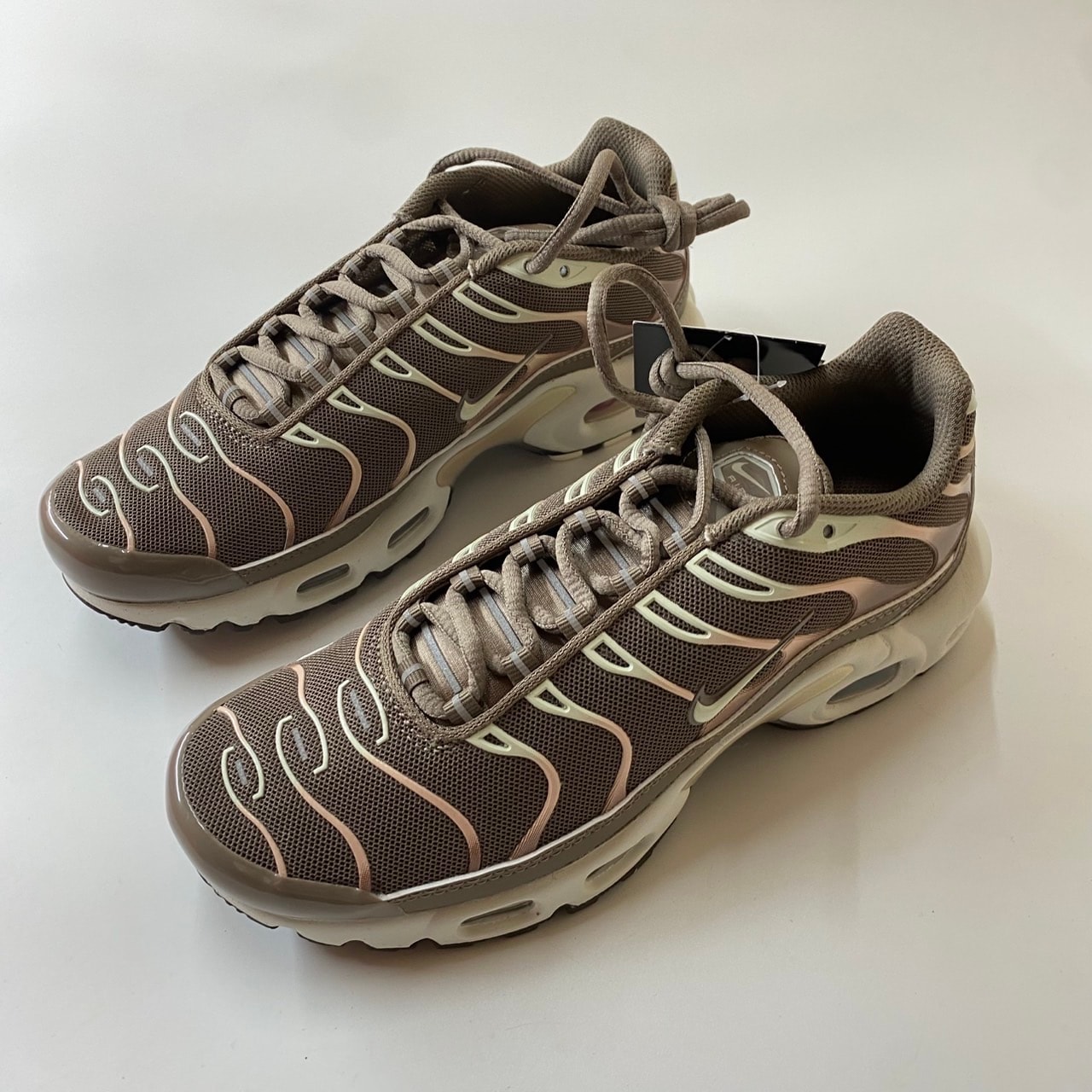 Nike Women's Air Max Plus "Mink Brown/Baroque Brown/Sail/Metallic Silver"