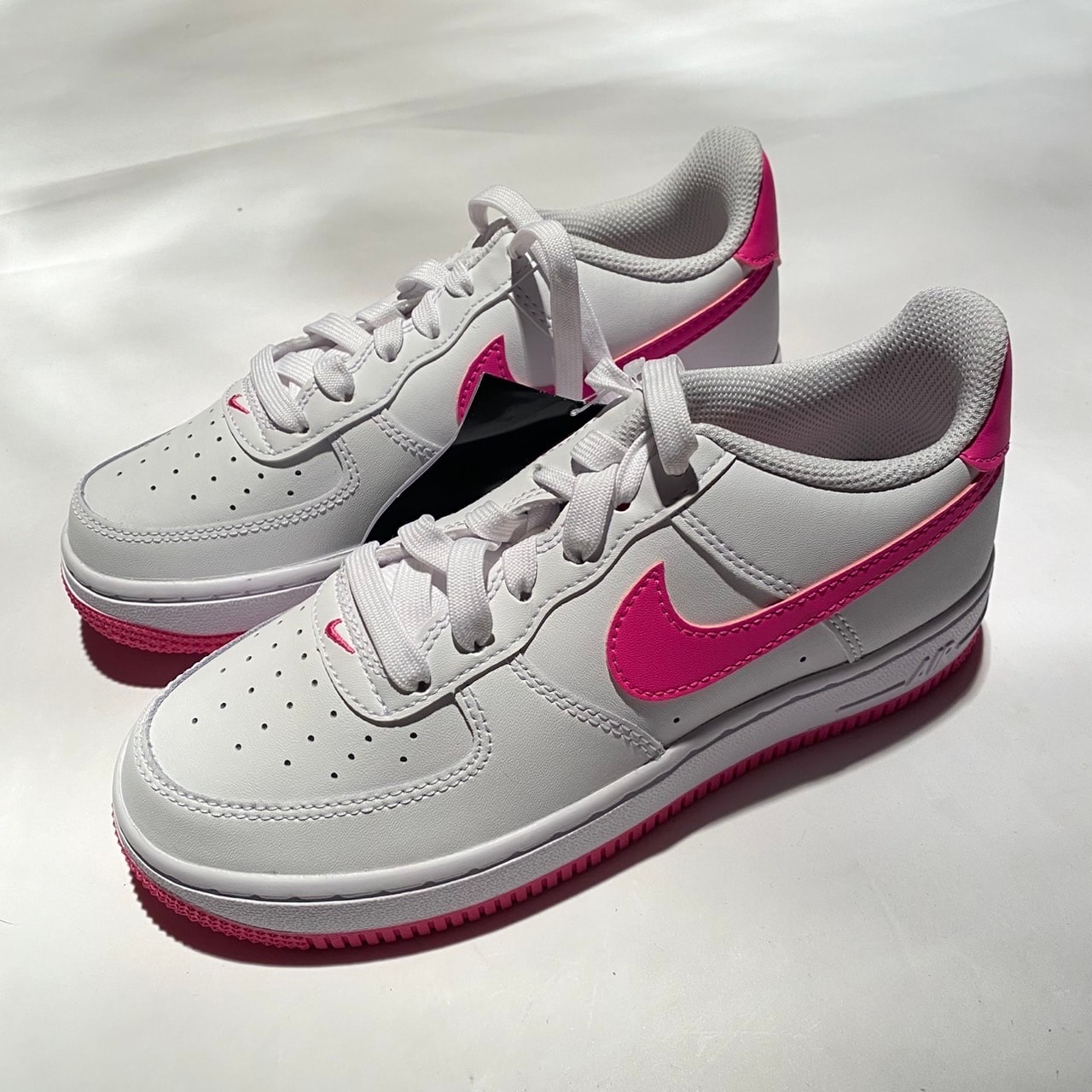 Nike GS Air Force 1 "White/Laser Fuchsia"