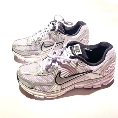 Nike Women's Zoom Vomero 5 "Barely Grape/Photon Dust/Summit White/Metallic Silver"