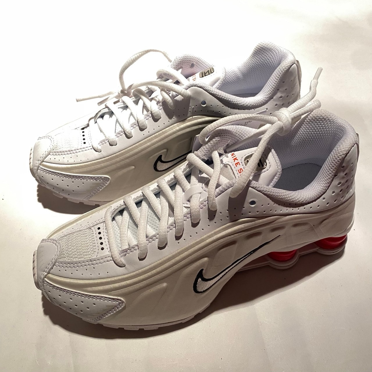 Nike GS Shox R4 "White/Phantom/Picante Red/White"