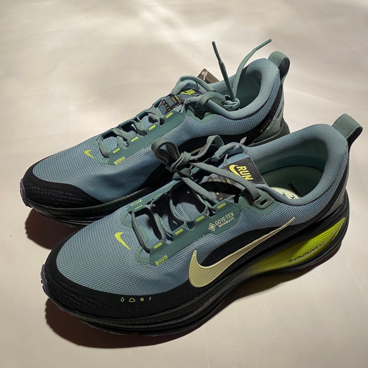 Nike Vomero 18 GORE-TEX "Seaweed/Cannon/Volt/Barely Volt"