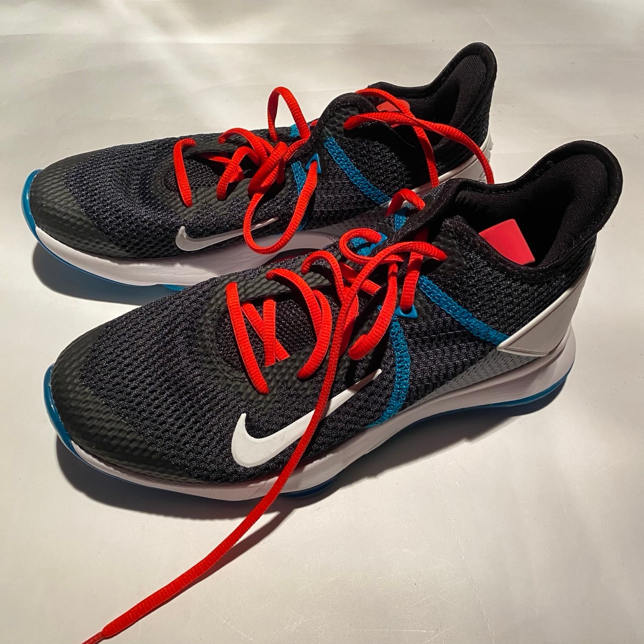 Nike LeBron Witness 4 "Red Carpet"