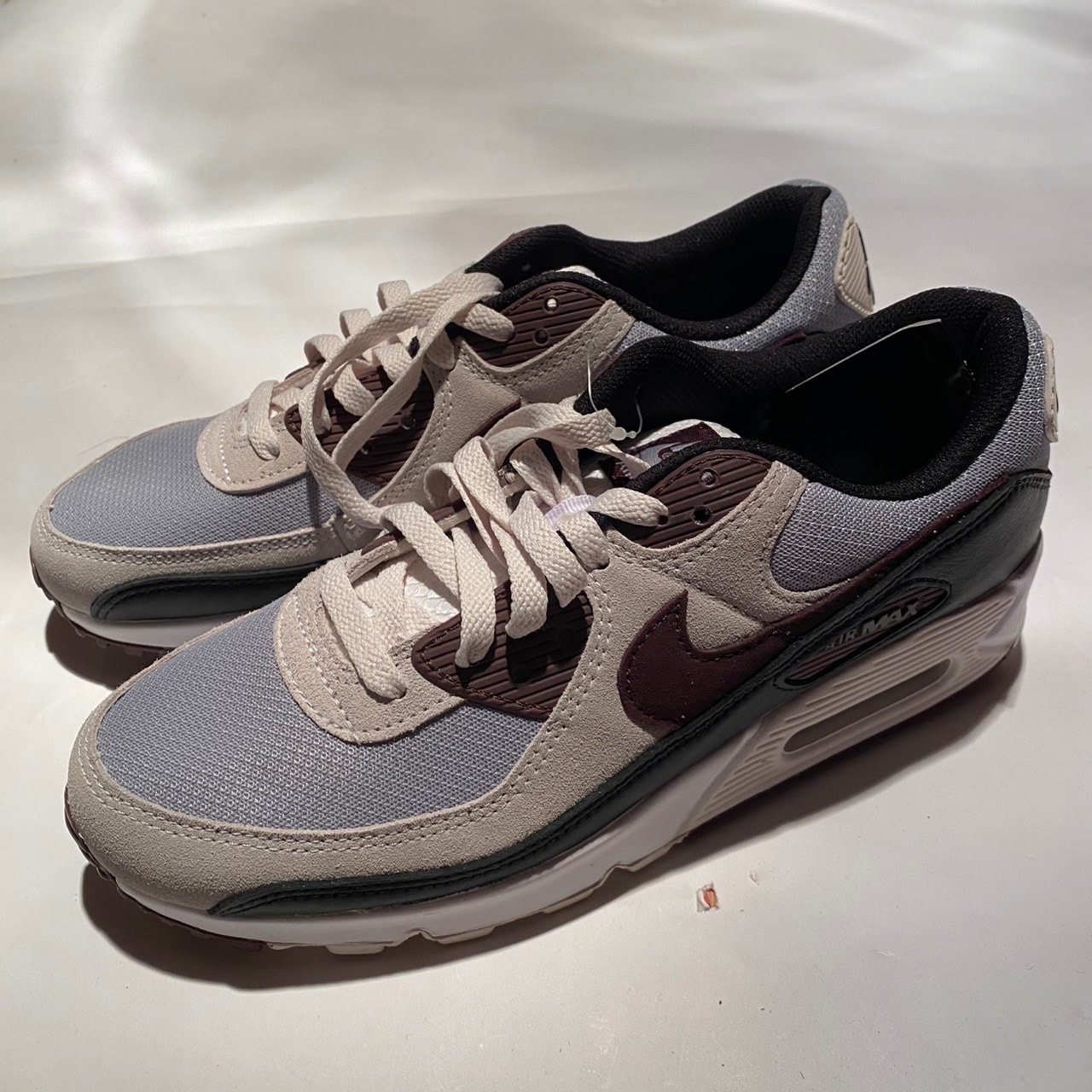 ナイキ エアマックス 90 "ウルフ グレー/バーガンディ クラッシュ"