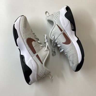 Nike Women's Zoom Bella 6 "Photon Dust/White/Black/Smokey Mauve"