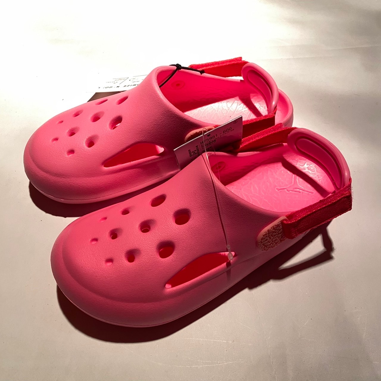 Nike GS Jordan Hydrip "Digital Pink/Racer Pink"